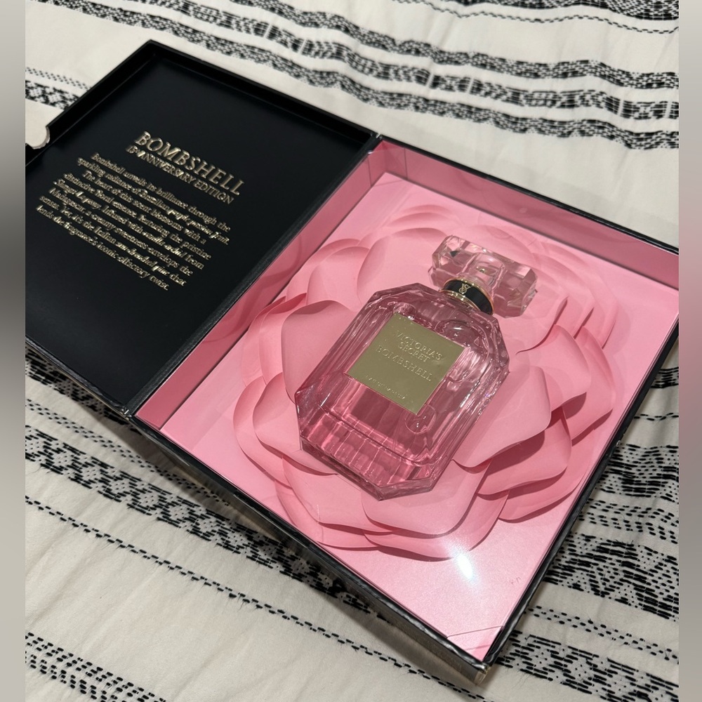 Victoria Secret bombshell limited edition anniversary gift set